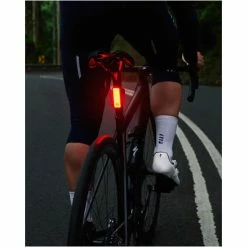 Feu Arrière Vélo Puissant LED 150 Lumens Blinder R-150 Knog -Pas Cher Vélo Magasin BlinderR150 knog