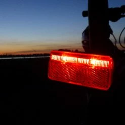 Busch-mueller Eclairage Arrière VAE Toplight Linebrex Busch + Müller -Pas Cher Vélo Magasin eclairage arriere vae toplight linebrex busch muller full 3