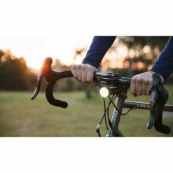 Eclairage Vélo Avant 1100 Lumens PWR TRAIL Avec Power Bank Knog 10 Eclairage Vélo Avant 1100 Lumens PWR TRAIL Avec Power Bank Knog -Pas Cher Vélo Magasin eclairage velo avant 1100 lumens pwr trail avec power bank knog full 3