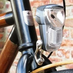 Busch-mueller Feu Sur Fourche Vélo Chargement USB IQ Eyro Busch And Muller -Pas Cher Vélo Magasin feu sur fourche velo chargement usb iq eyro busch and muller full 4