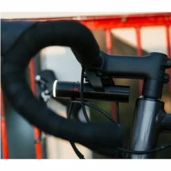 Feu Vélo Avant 700 Lumens PWR ROAD Avec Batterie Externe Knog 11 Feu Vélo Avant 700 Lumens PWR ROAD Avec Batterie Externe Knog -Pas Cher Vélo Magasin feu velo avant 700 lumens pwr road avec batterie externe knog full 4