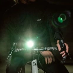 Lampe Vélo Avant Kryptonite Incite X6 60 Lux -Pas Cher Vélo Magasin lampe velo avant kryptonite incite x6 60 lux full 5