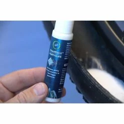 Liquide Préventif Squirt Seal Contre Crevaison Vélo -Pas Cher Vélo Magasin liquide preventif seal 1l avec particules 2