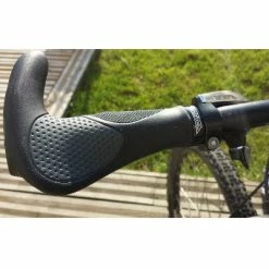 VELO Poignées Vélo Ergonomiques Avec Cornes Triple Densité - La Paire -Pas Cher Vélo Magasin poignees velo ergonomiques avec cornes triple densite la paire full 3